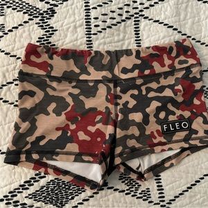 Fleo Shorts Scarlet Camo 3.25”